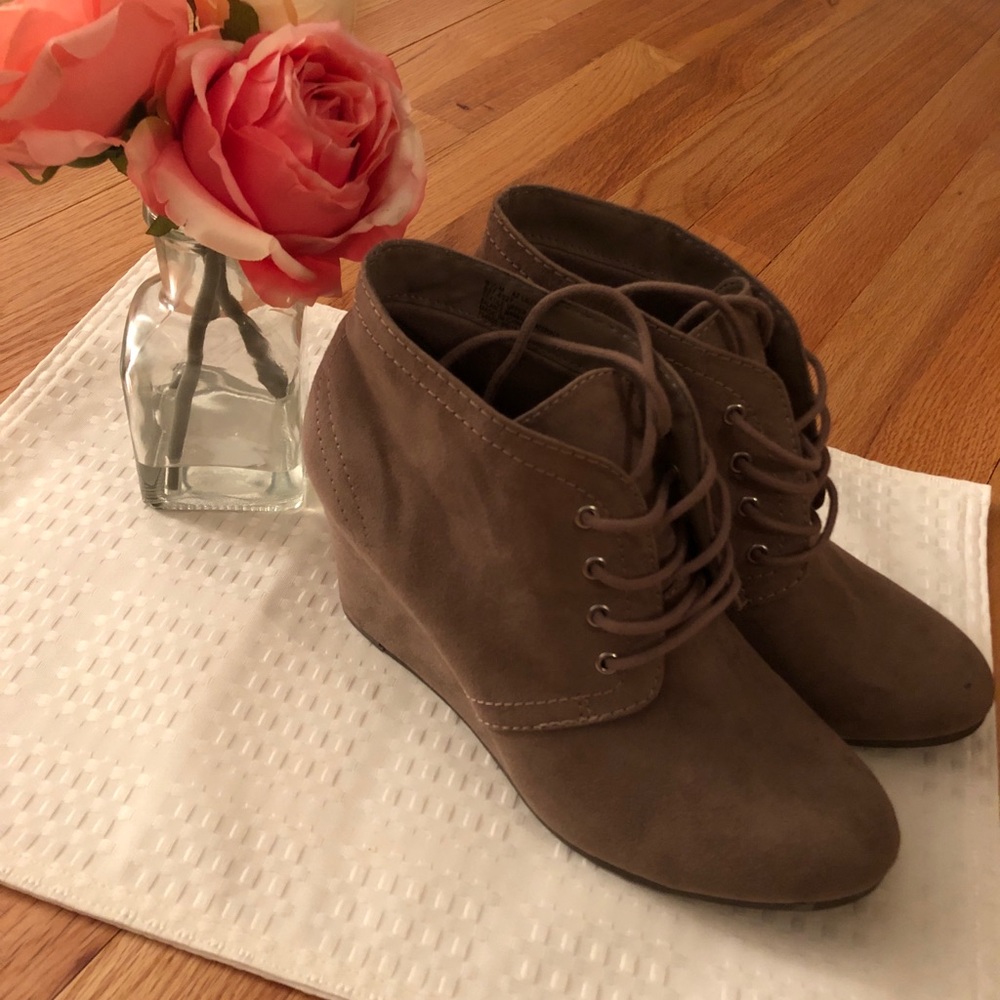 wedge taupe bootie, size 9.5